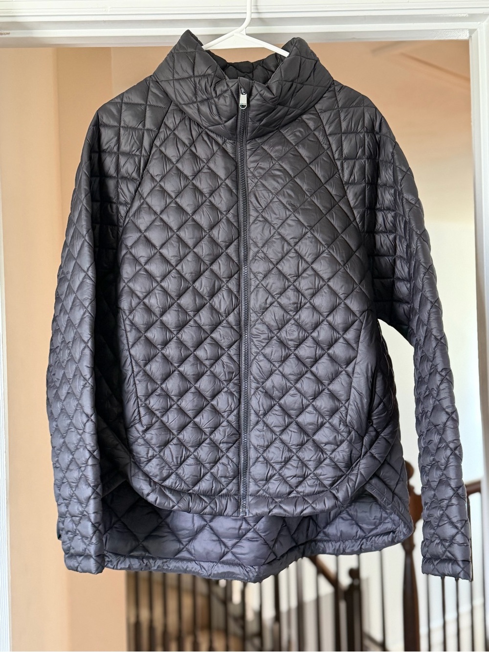 Athleta Whisper Featherless Puffer Jacket Dune Quilted High-Low. Size Large